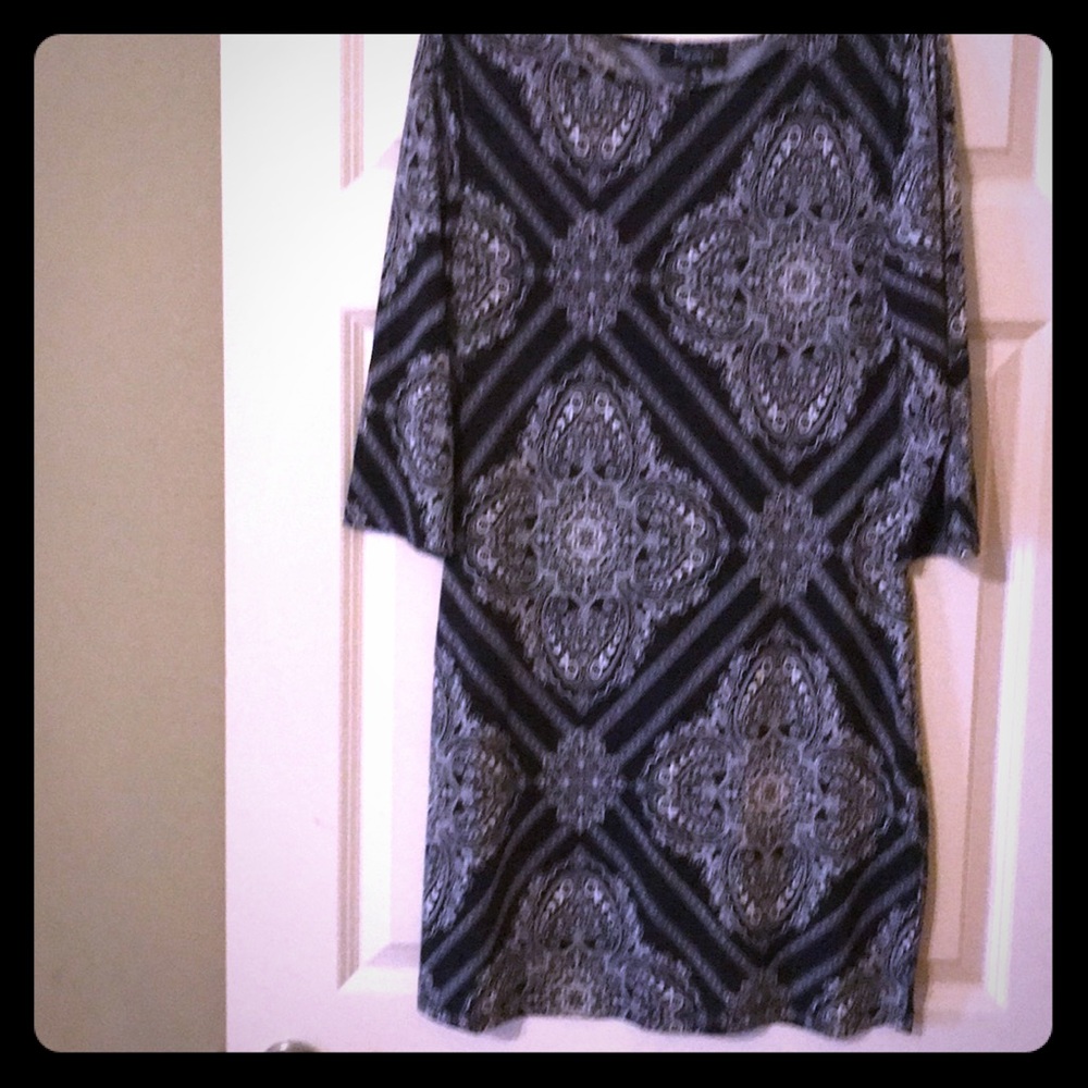 Black white patterned shift dress